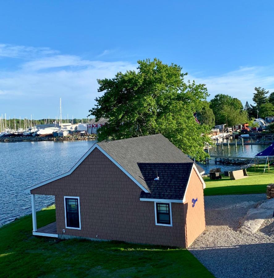 Отель Harbor View Landing Мистик Экстерьер фото